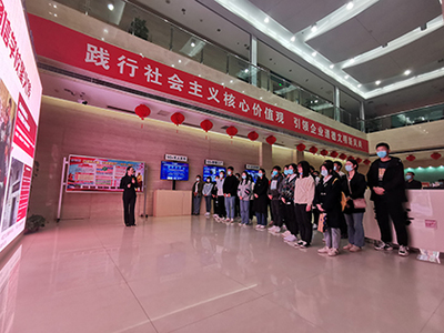 我校明德班成功举办“5G通信技术服务”前沿体验活动